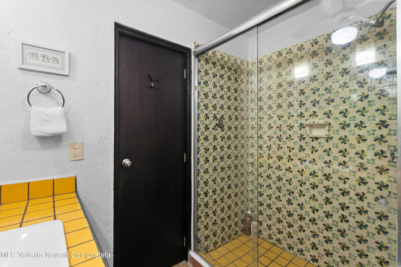 20251017203545792560000000 o