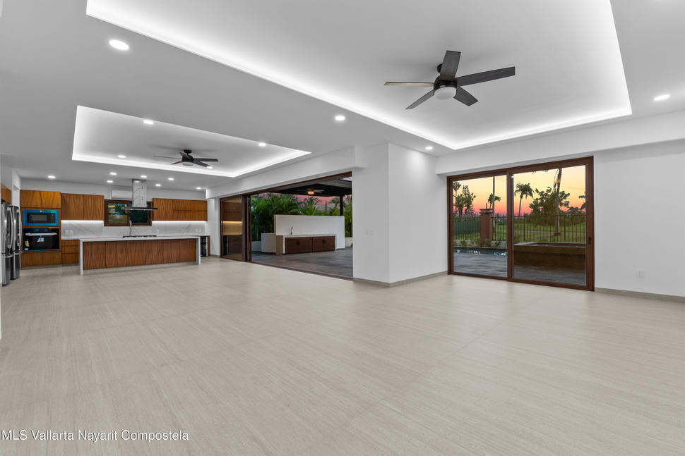 20251027230213987660000000 o