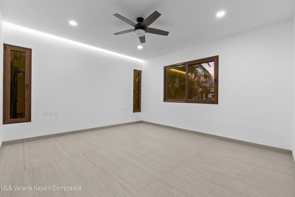 20251027230334698357000000 o