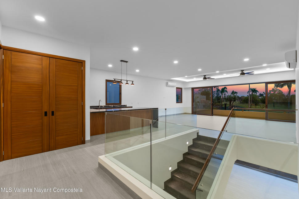 20251027230531732445000000 o