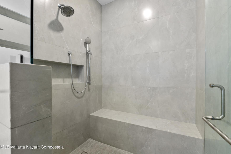 20251027230939514957000000 o