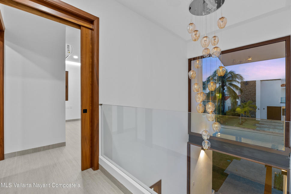 20251027231037600420000000 o