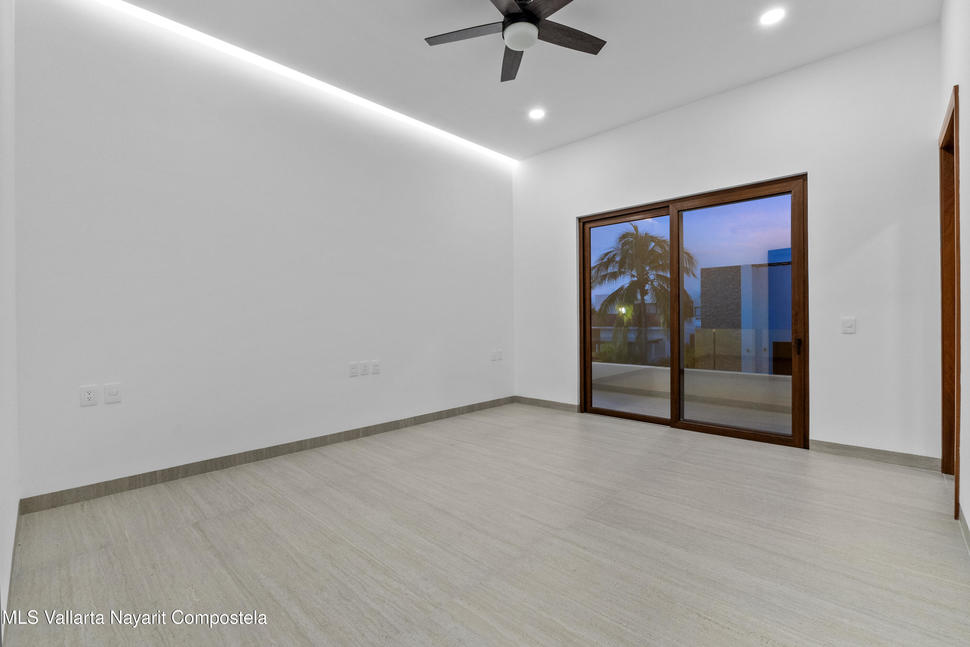 20251028043936032419000000 o