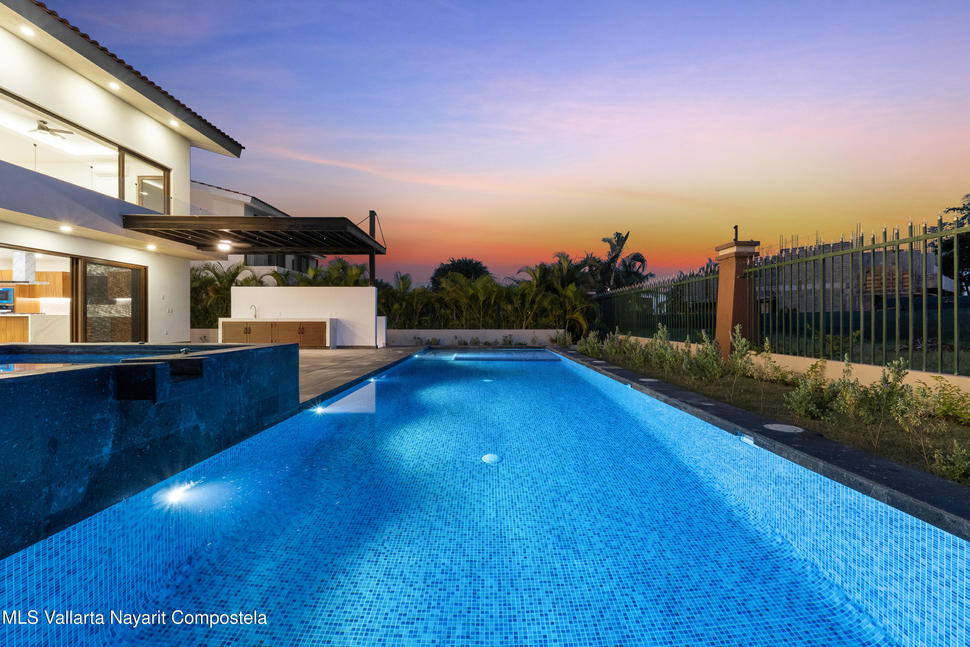 20251028044121210957000000 o