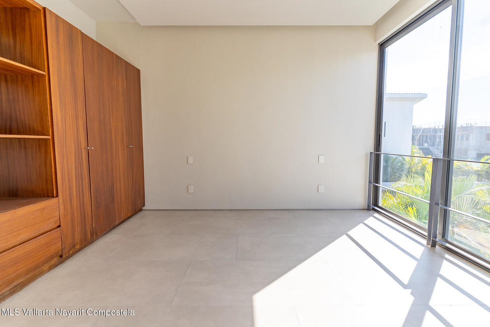 20251106193735261661000000 o