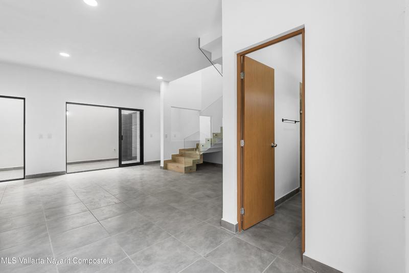 20250805210237160233000000 o