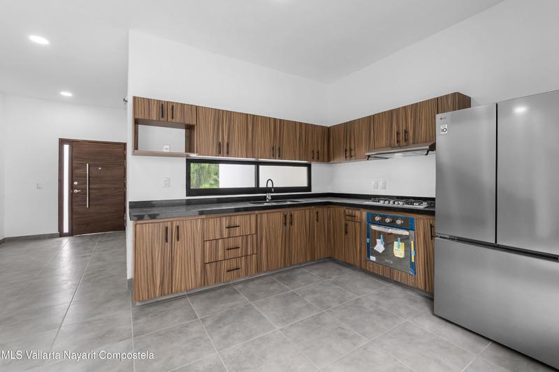 20250805210245814844000000 o