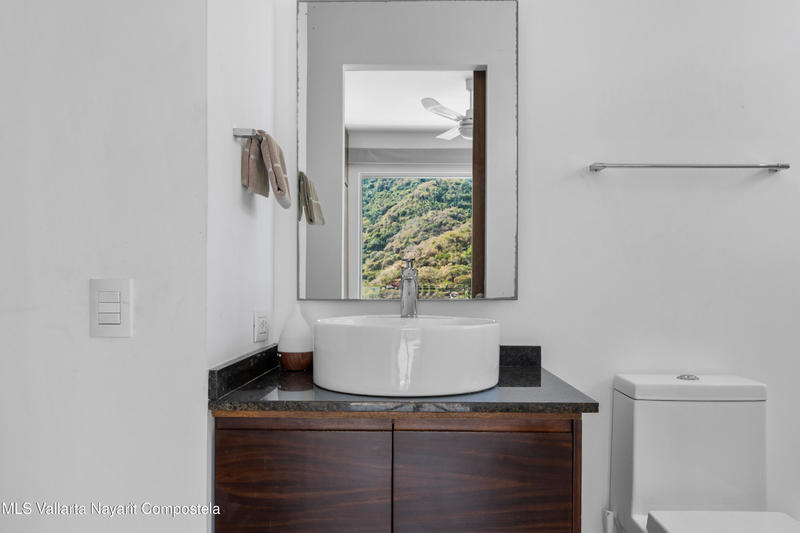 20260131190255696337000000 o