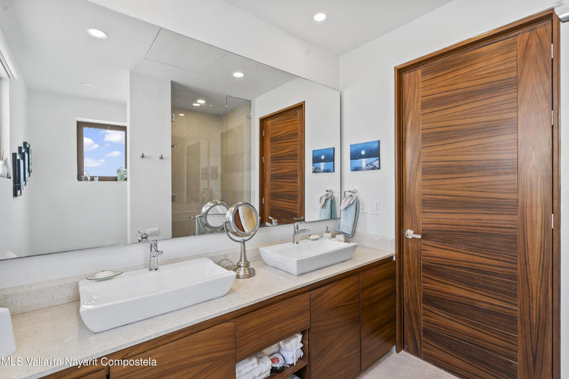 20251216163705928705000000 o