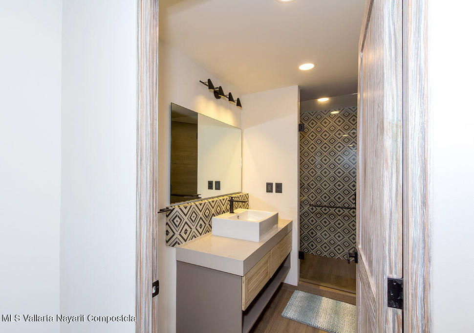 20251208181549824092000000 o