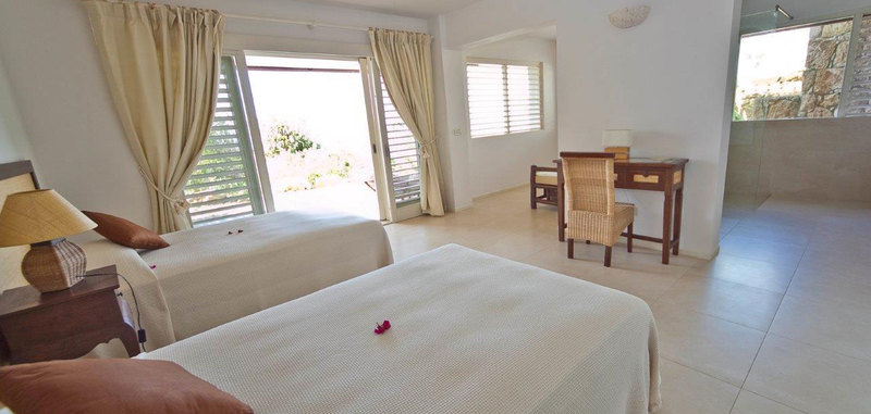 Antigua villa 13 18