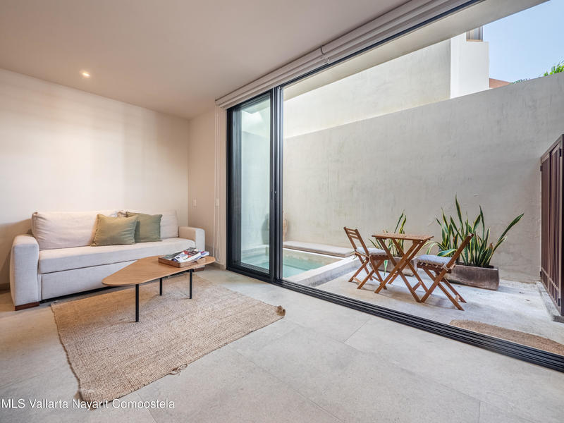 20250616220025583507000000 o