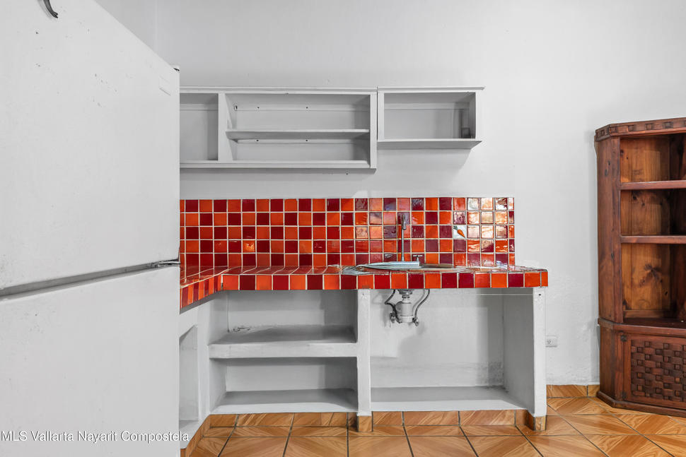 20251009225353696768000000 o