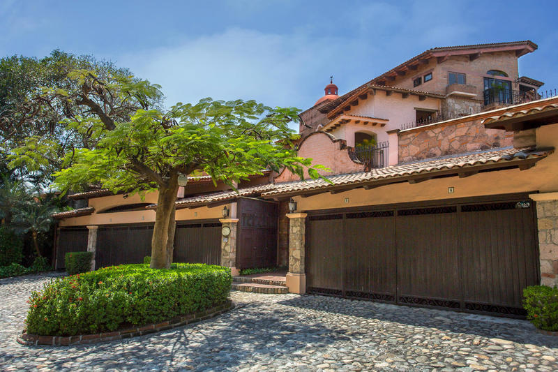 Villas Banderas 2
