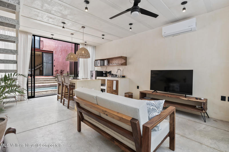 20251010180526279126000000 o