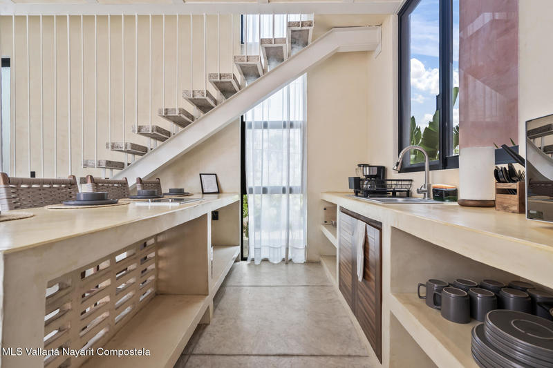 20251010180538041448000000 o