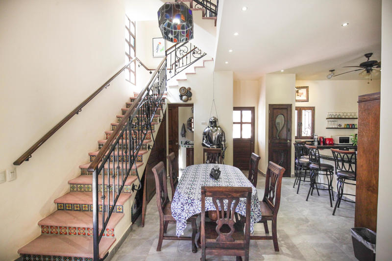 Casa Castillo, Mariposa