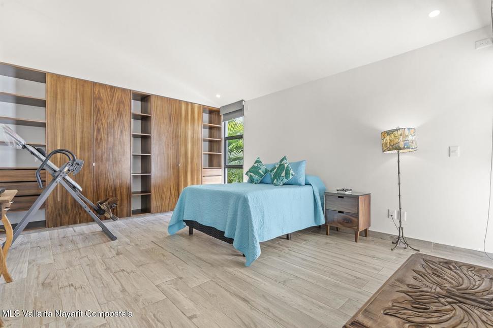 20251016220635023589000000 o