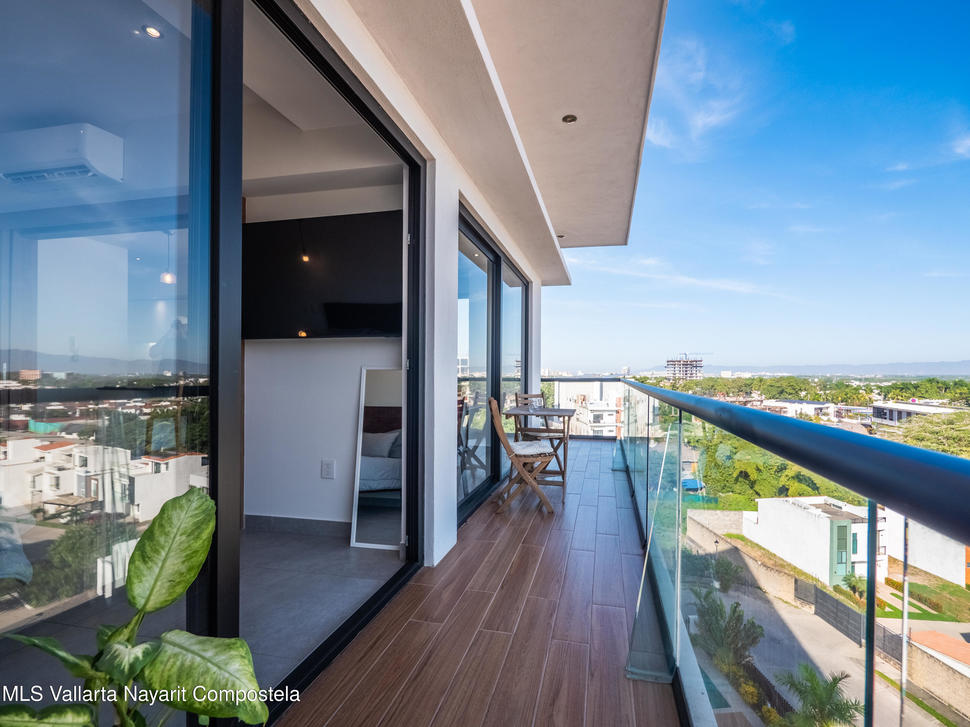 20251218212739220066000000 o