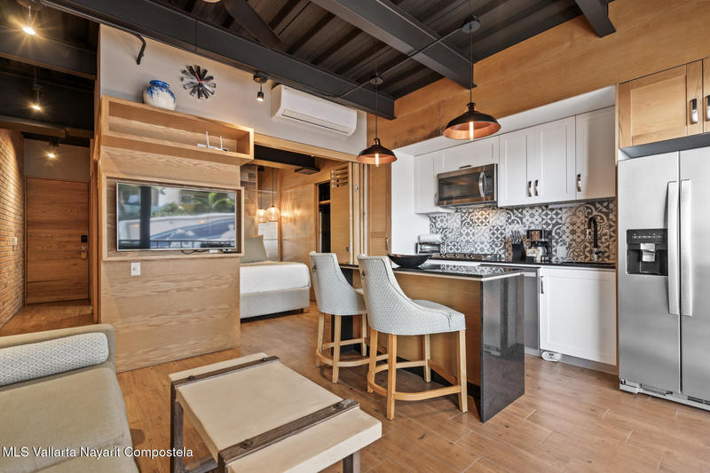 Chic By Pinnacle 202