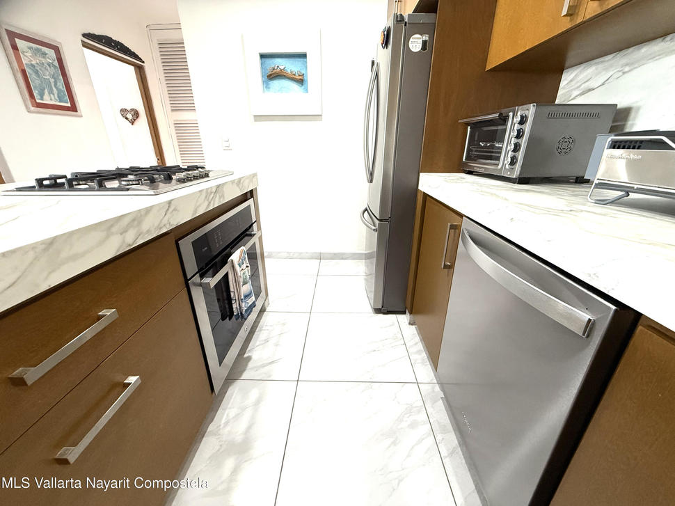 20251204182307327838000000 o