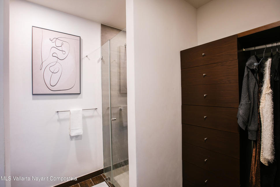 20251021221031540768000000 o