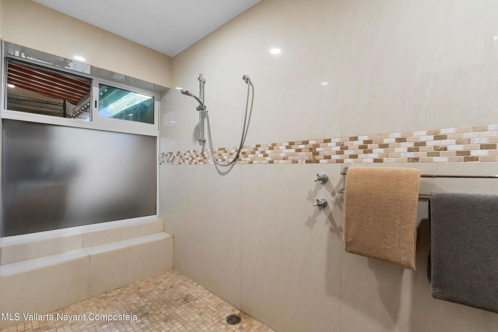 20251218220829471055000000 o