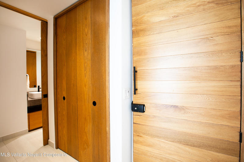 20251202220943196917000000 o