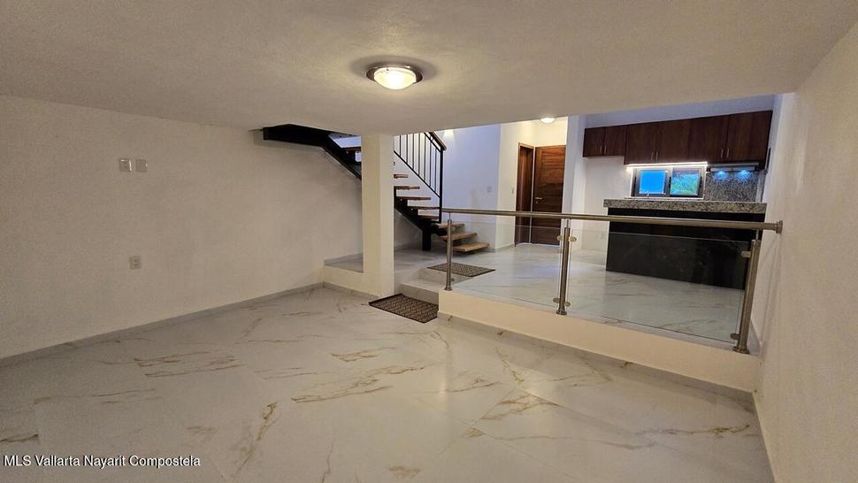 20251211223013381435000000 o