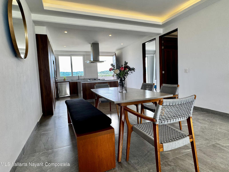 20250812230019633697000000 o