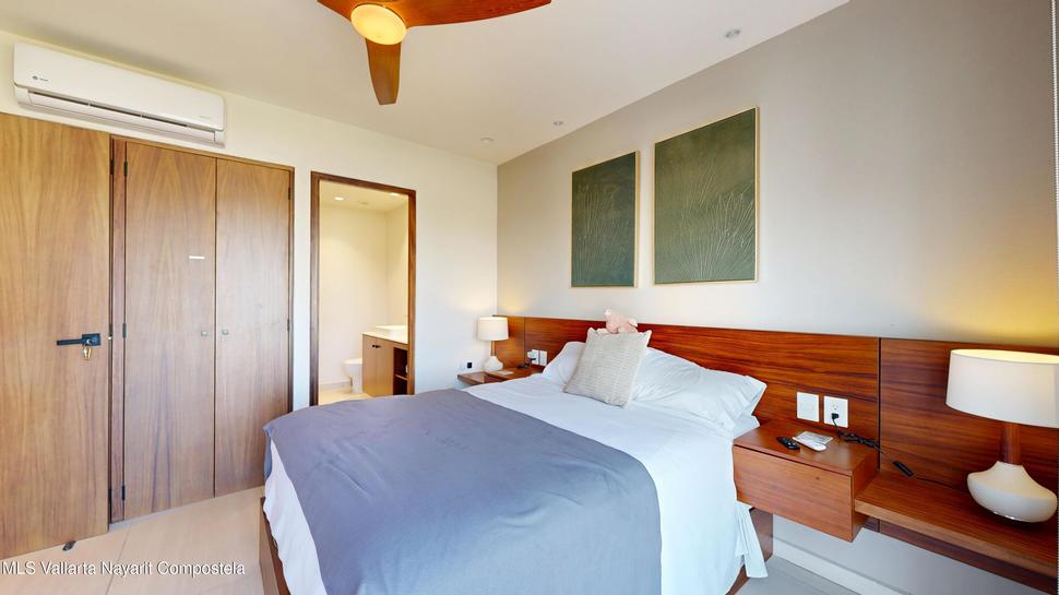 20251222230210176707000000 o