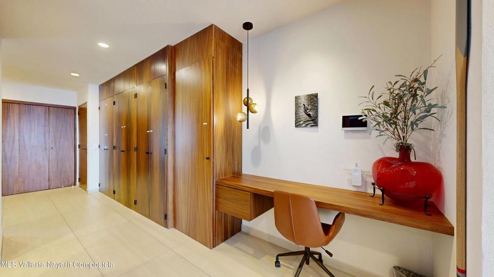 20251222230232805572000000 o