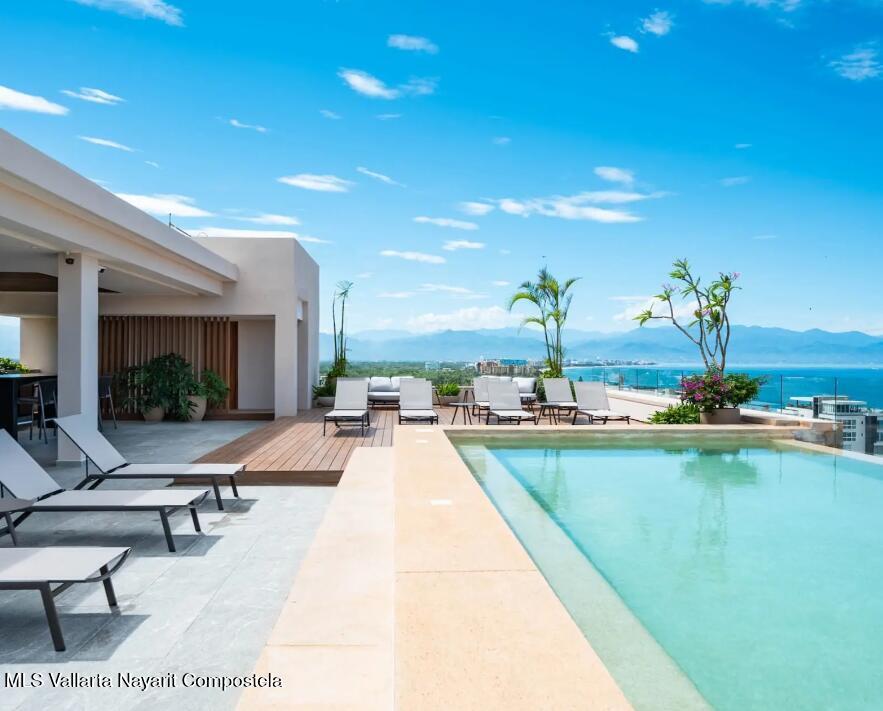 20251222230400273939000000 o