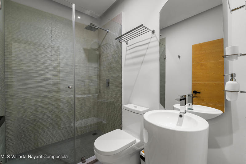 20251008233703980839000000 o