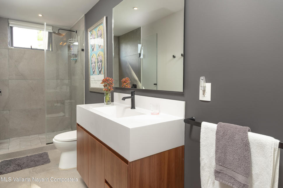 20251217220413949746000000 o