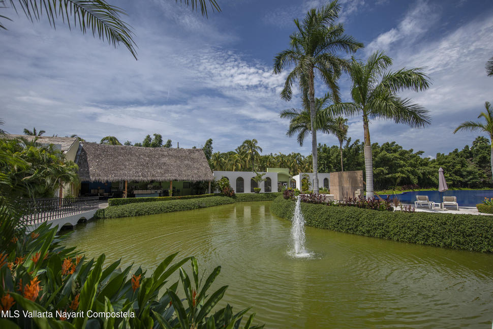 20251002020043174146000000 o