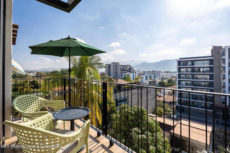 Condo Roma 240 606
