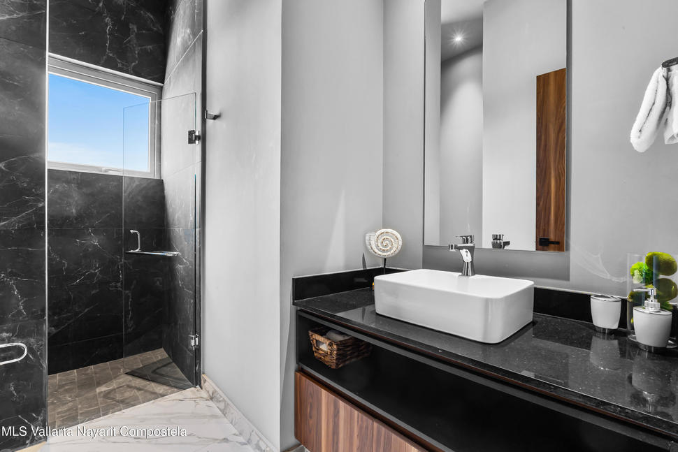 20251104145727789664000000 o