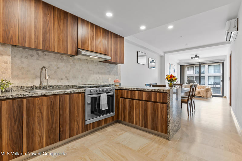 20251114003152961737000000 o