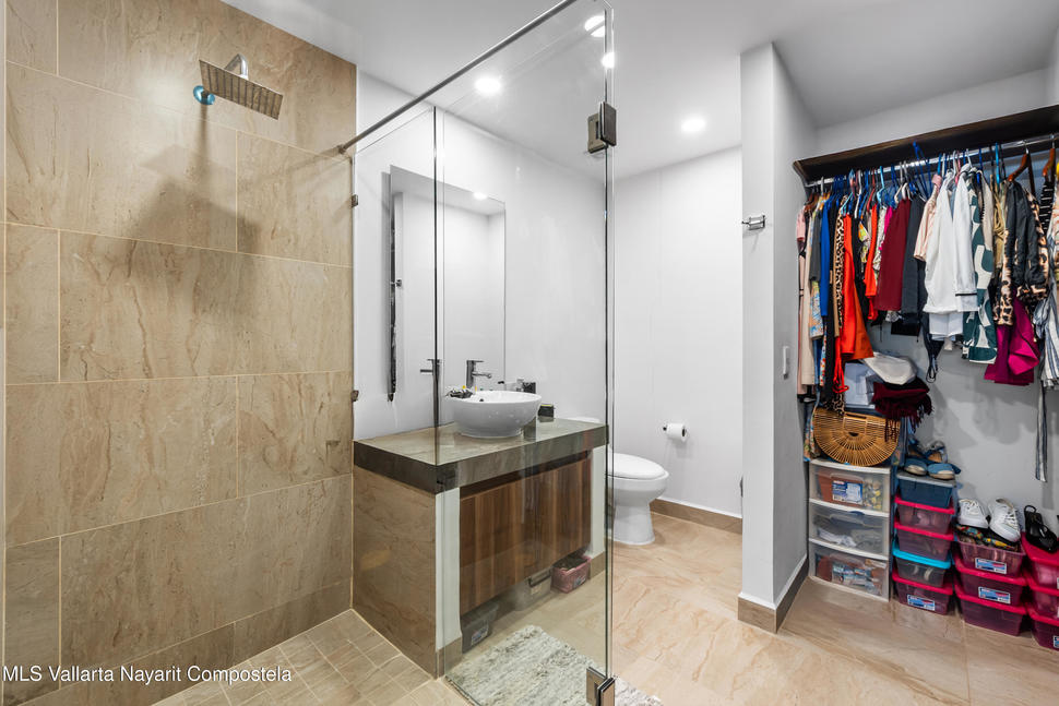 20251110235615856065000000 o