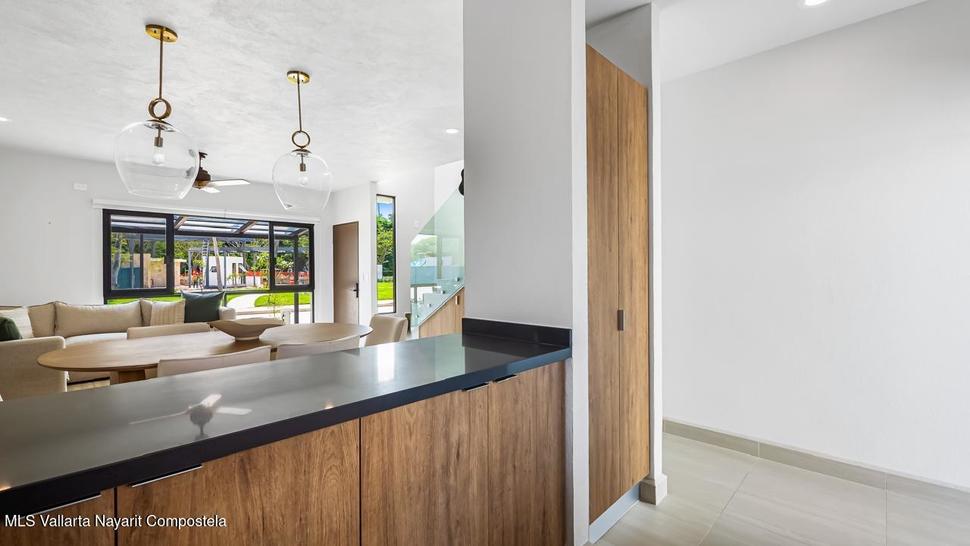 20251111192248647264000000 o