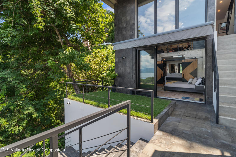 20250814205451865649000000 o