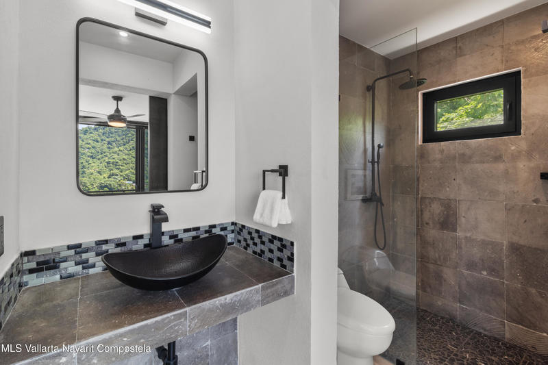 20250814205653277617000000 o