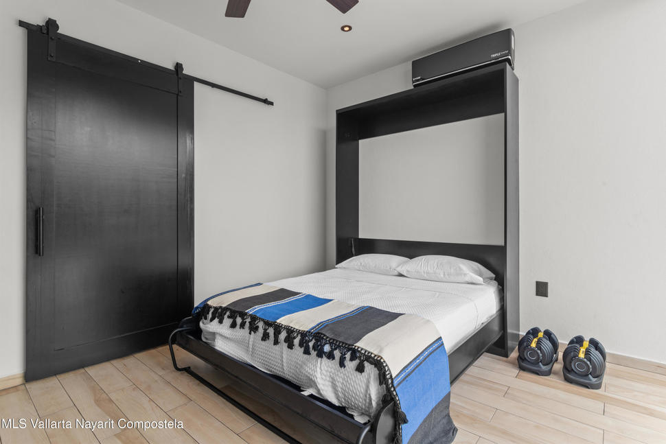 20250814210033274357000000 o