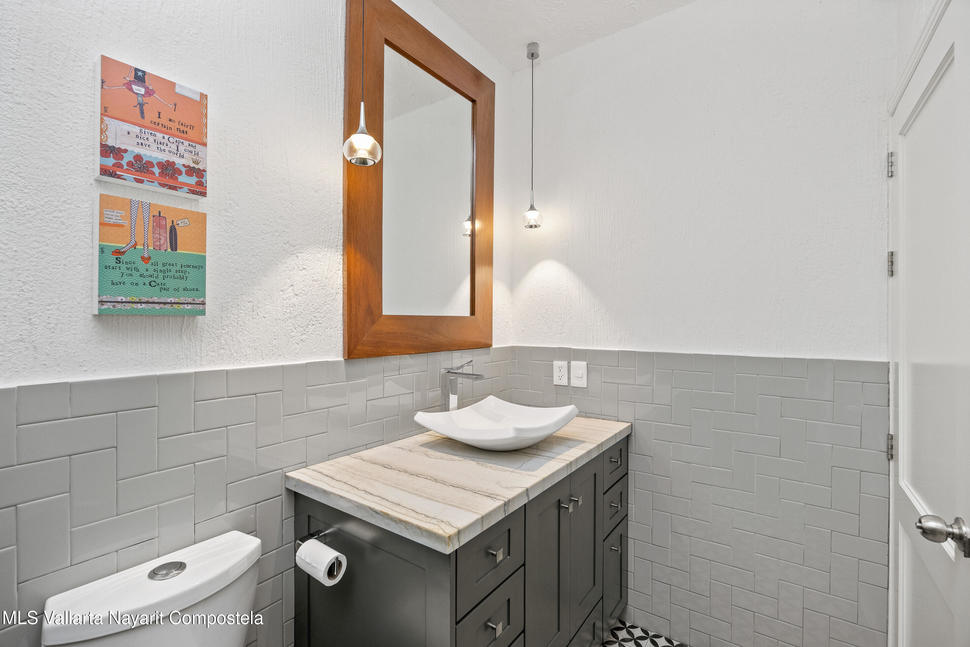 20250822221236430276000000 o