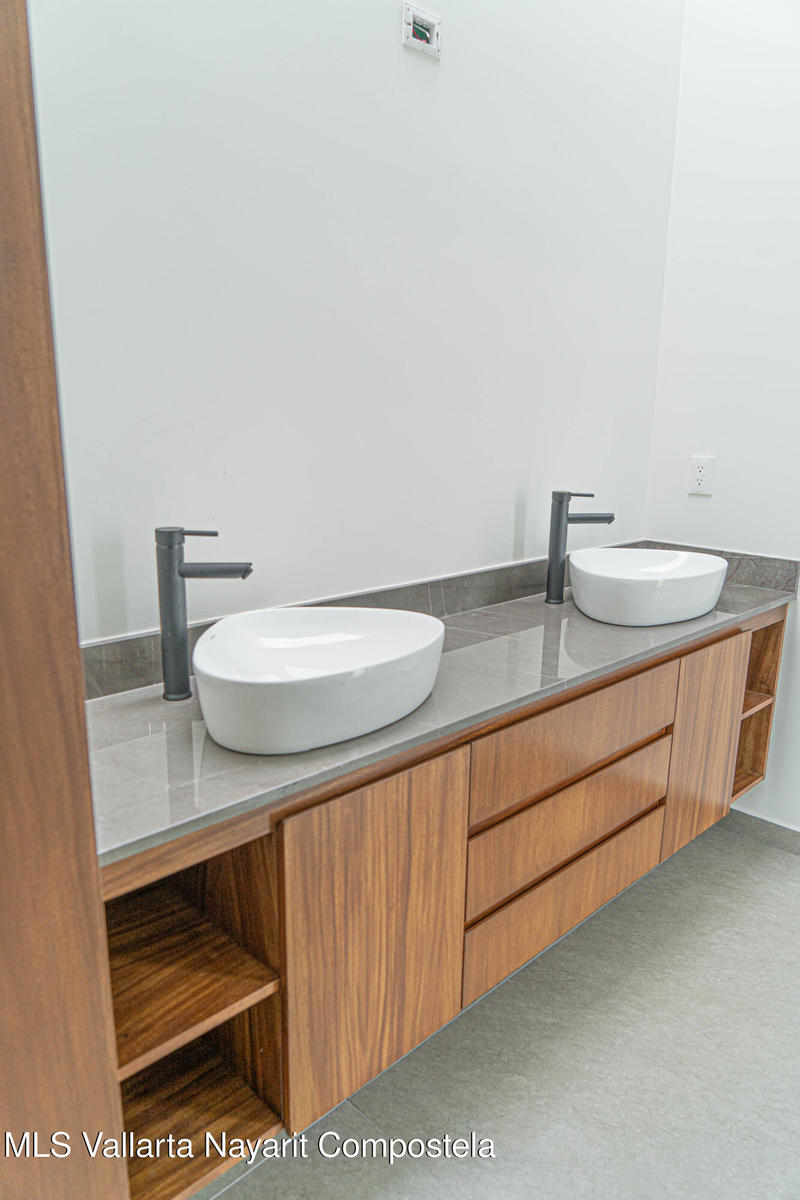 20250908205720912998000000 o