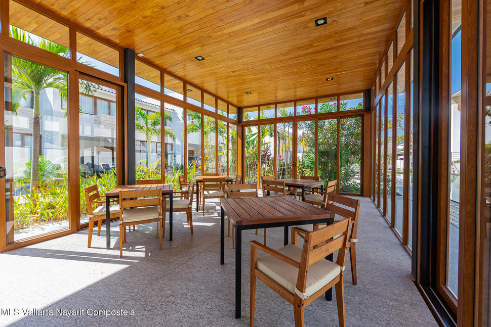 20251111162516064716000000 o