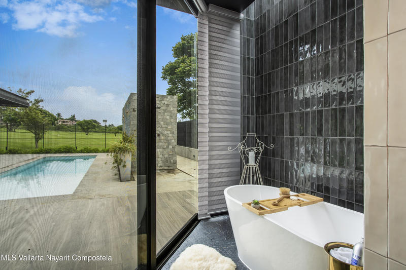 20251119184049746839000000 o