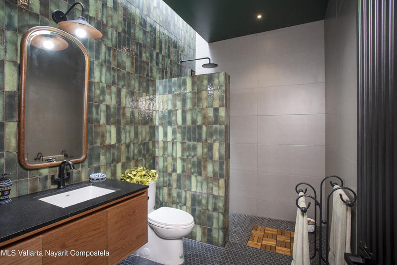 20251119184125131797000000 o