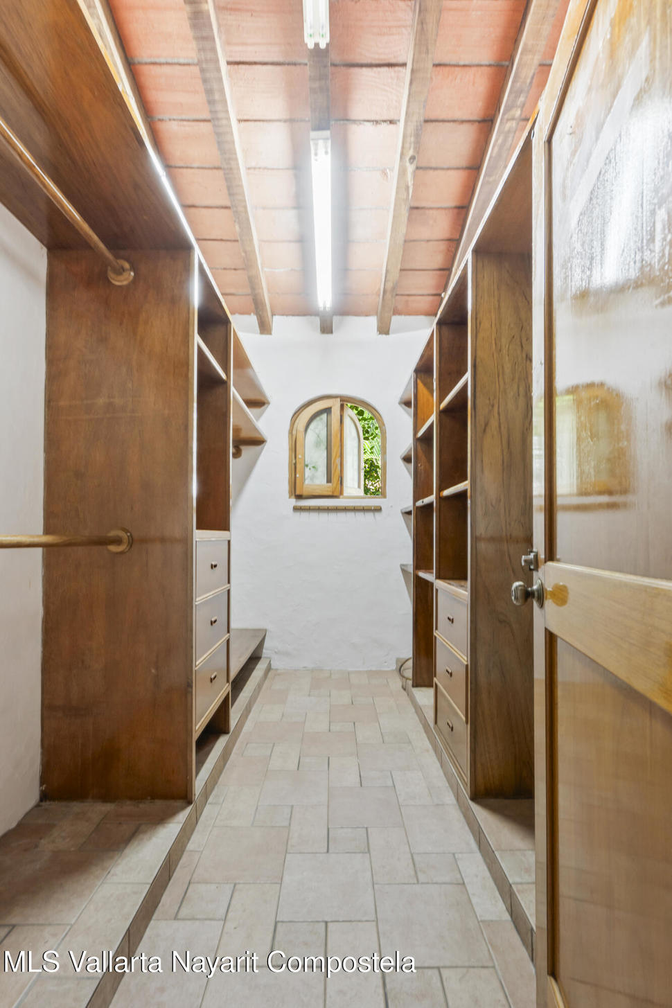 20251223180133683679000000 o